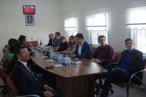 Alman vekiller Nizip'te Suriyelilerle g&ouml;r&uuml;şt&uuml;