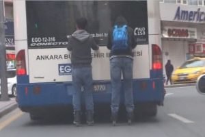 Başkent'te tehlikeli oyun