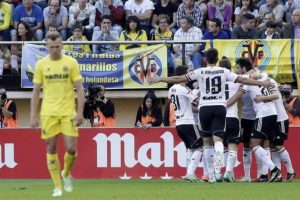 Valencia'nın zirve y&uuml;r&uuml;y&uuml;ş&uuml; s&uuml;r&uuml;yor:1-3