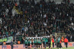 Akhisar Belediyespor 100'&uuml; g&ouml;rd&uuml;