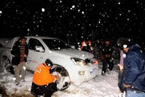 &Ccedil;oban ve koyunlar i&ccedil;in kurtarma operasyonu