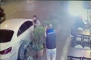 Otomobilinden indiği anda kurşun yağmuruna tutuldu!
