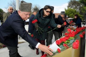 &Ccedil;anakkale'nin ilk şehitleri 100 yıl sonra anıldı