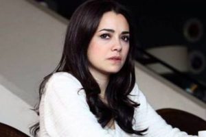 &Ouml;zg&uuml; Namal oğluna Nefes adını verecek...