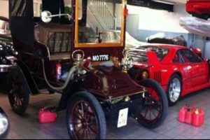 Londra'da antika otomobiller yarıştı