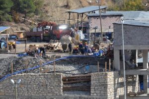 Maden ocağında 8.g&uuml;n: 18 iş&ccedil;iye ulaşılamadı