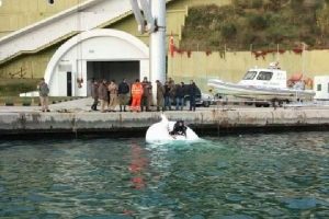 O tekne inceleme i&ccedil;in Sahil g&uuml;venlik'te