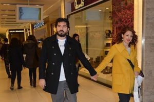 Rasim Ozan K&uuml;tahyalı'ya otelde g&ouml;zaltı baskını