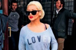 Christina Aguilera 2.5 ayda 18 kilo verdi...