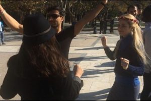 Korelilerden Gezi Parkı'nda mutluluk dansı