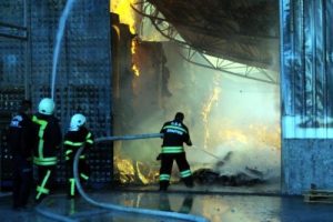 Gaziantep'te ambalaj fabrikasında yangın