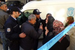Sokak ortasında kayınpederini &ouml;ld&uuml;rd&uuml;