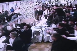 Bursa'da d&uuml;ğ&uuml;n kavgası kanlı bitti!
