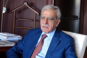 "PYD ile IŞİD'in bir tutulması s&uuml;reci tıkadı"