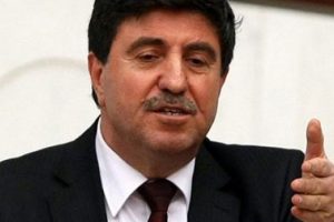 Altan Tan: "Hala parti kapatmayı konuşmak b&uuml;y&uuml;k talihsizlik"