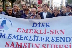 Emeklilerden h&uuml;k&uuml;mete zam tepkisi