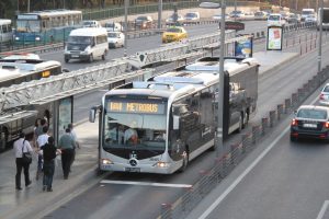 Metrob&uuml;s'te ş&uuml;pheli &ccedil;anta alarmı