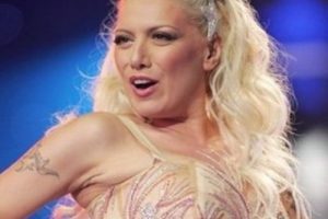 Sibel T&uuml;z&uuml;n: Sevgilimin kollarındayken seksiyim...