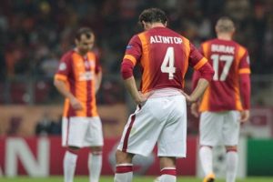 Galatasaray futbolculara &ccedil;ok para &ouml;d&uuml;yor ama...