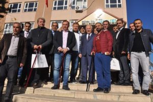 Futbolun ustaları Bitlisli gen&ccedil;lerle buluştu