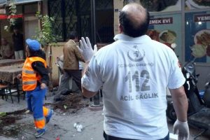 Cinnet getiren kadın mahalleyi ayağa kaldırdı