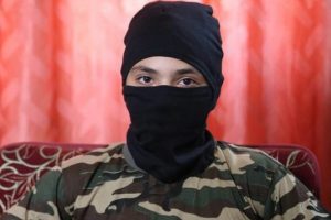BBC, T&uuml;rkiye'de yaşayan 13 yaşındaki cihat&ccedil;ıyla r&ouml;portaj yaptı
