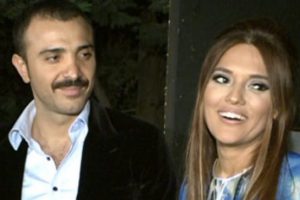 Demet Akalın ikinci &ccedil;ocuğu d&uuml;ş&uuml;n&uuml;yor