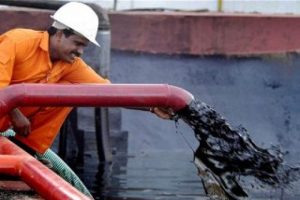 Petrol d&uuml;ş&uuml;ş&uuml;n&uuml;n T&uuml;rkiye'ye getirisi 13 milyar dolar