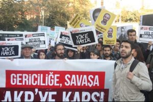 İstanbul &Uuml;niversitesi'nde Y&Ouml;K ve Kobani Protestosu