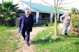 'Yoksul Başkan'ın 'vosvos'una 1 milyon dolar