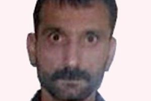 Askerin elinden ka&ccedil;tı, sahte pasaporttan yakalandı