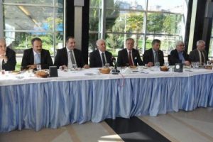 Vali Şahin gazeteciler i&ccedil;in fırsat olduğunu s&ouml;yledi