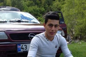 18 yaşındaki Kadir banyoda &ouml;l&uuml; bulundu