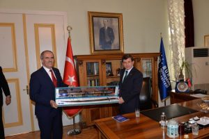 Başbakan&acute;a Bursa kılıcı