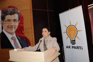 &Ouml;znur &Ccedil;alık: Kaos yaratılmak isteniyor