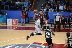 TOFAŞ, Beşiktaş'ın serisine son verdi!