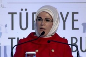 Emine Erdoğan'dan "&ccedil;&ouml;z&uuml;m" a&ccedil;ıklaması