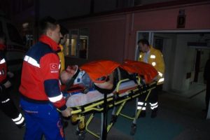 7 katlı binanın asans&ouml;r boşluğundan d&uuml;şt&uuml; ve...