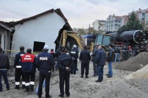 Tarihi bina &ccedil;&ouml;kt&uuml;: 1 iş&ccedil;i &ouml;ld&uuml;