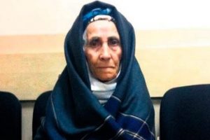 Alzheimerlı kadını sokağa terk ettiler