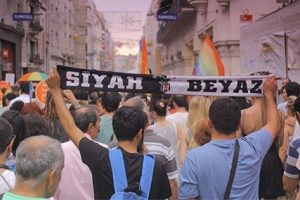 Savcı &uuml;&ccedil; ay &ouml;nce 'yok' dediği '&Ccedil;arşı &Ouml;rg&uuml;t&uuml;'ne dava a&ccedil;mış!