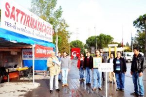 Direniş &ccedil;adırında Ata'ya saygı
