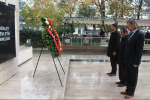 Bursa Barosu'ndan Atat&uuml;rk'&uuml; anma t&ouml;reni