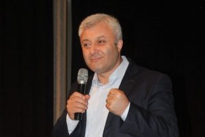 Bana "Atat&uuml;rk &ouml;ld&uuml;" demeyin