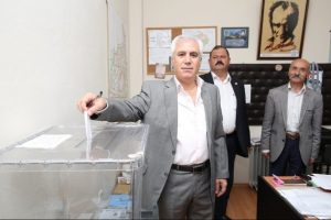 Başkan Bozbey'e "Demokratik Katılım" &ouml;d&uuml;l&uuml;