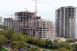 Atak&ouml;y sahilde mahkeme savaşları s&uuml;r&uuml;yor