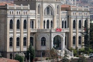 Paha bi&ccedil;ilemeyen eserleri 10 bin liraya sattılar!