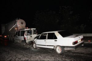 Demir kalıp kazaya neden oldu: 5 yaralı
