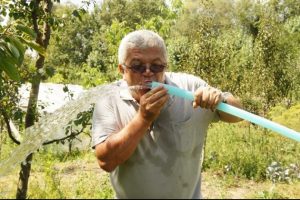 G&uuml;neş enerjisiyle tarım arazini suluyor