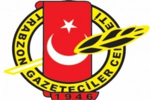 "Gazeteciler dik durmak zorunda"